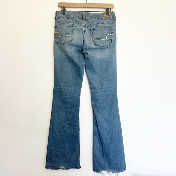 American Eagle Low Rise Artist Jean 8 Long Medium Wash
Flare Leg Y2K 2010s Denim - Picture 3 of 8